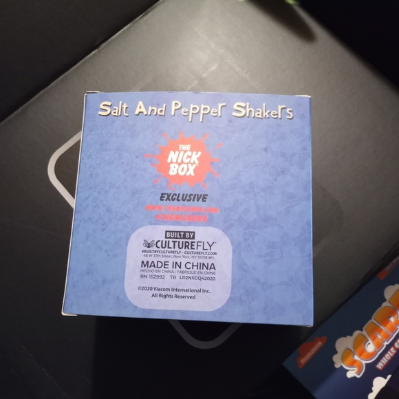 Ren and Stimpy Nickelodeon salt pepper shakers. Th - Picture 3 of 4